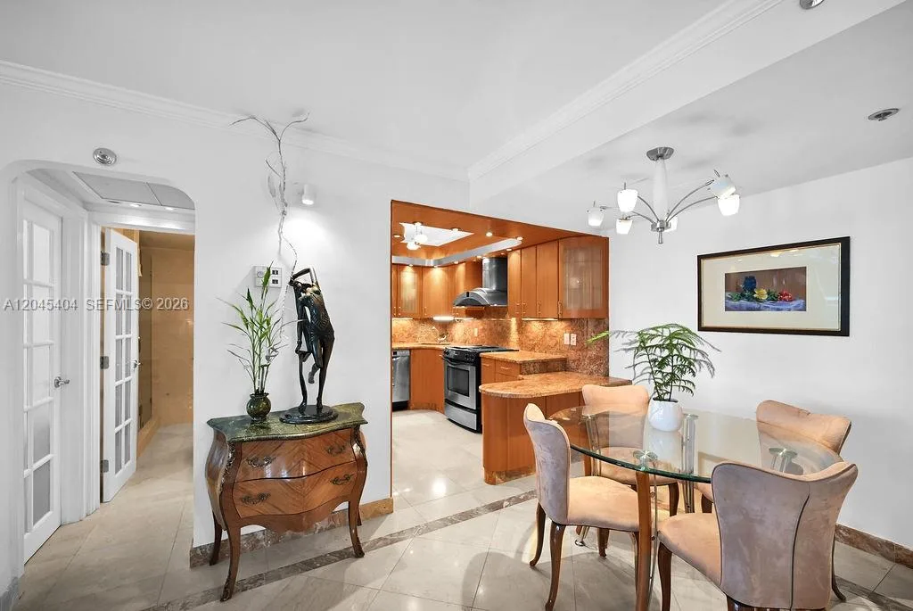 5225 Collins Ave # 1117, Miami Beach, FL 33140 photo 10