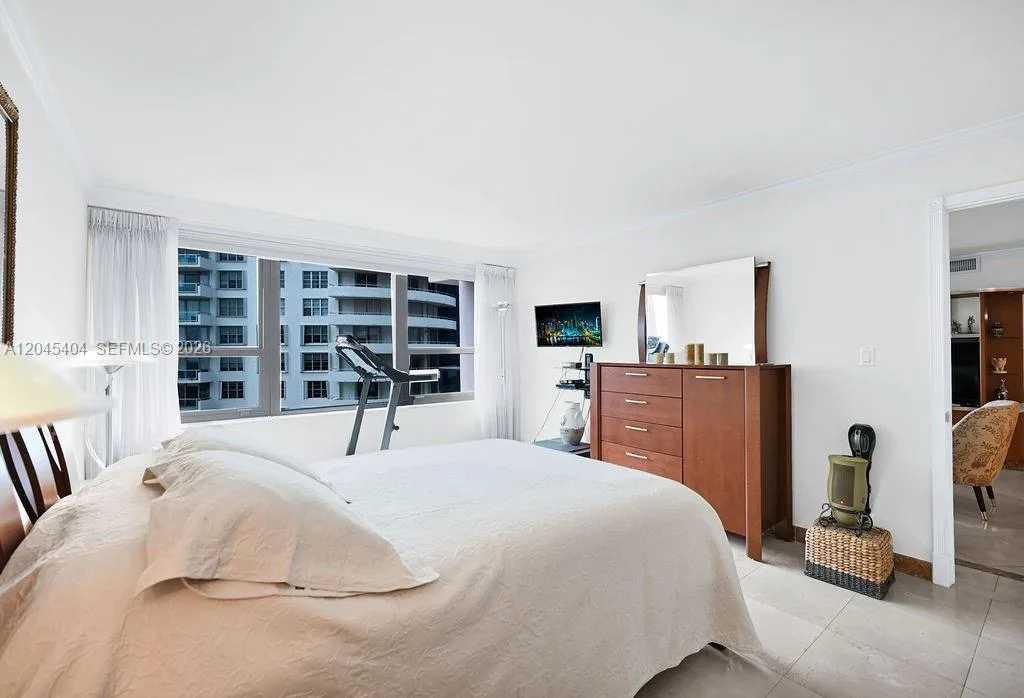 5225 Collins Ave # 1117, Miami Beach, FL 33140 photo 12