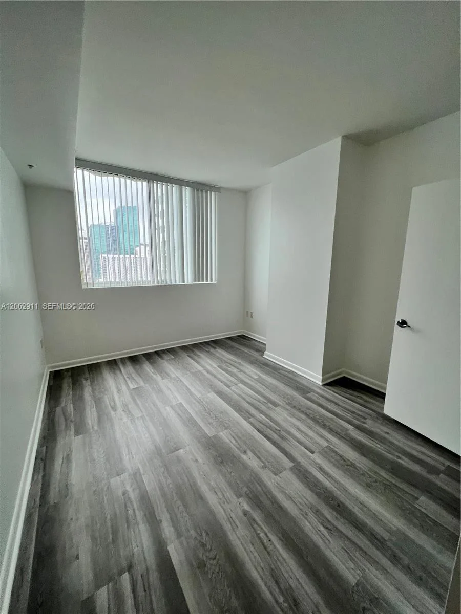 244 Biscayne Blvd # 2609, Miami, FL 33132 photo 11