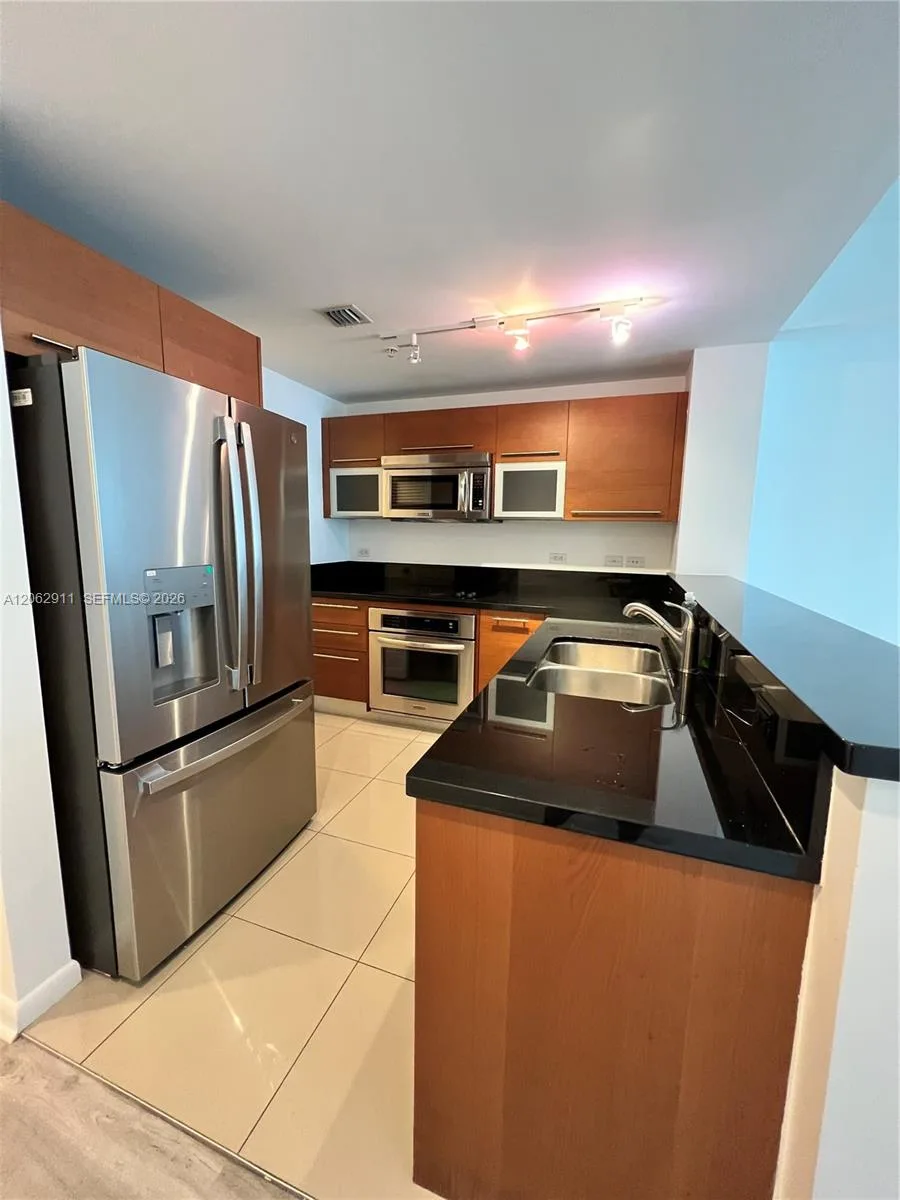244 Biscayne Blvd # 2609, Miami, FL 33132 photo 4