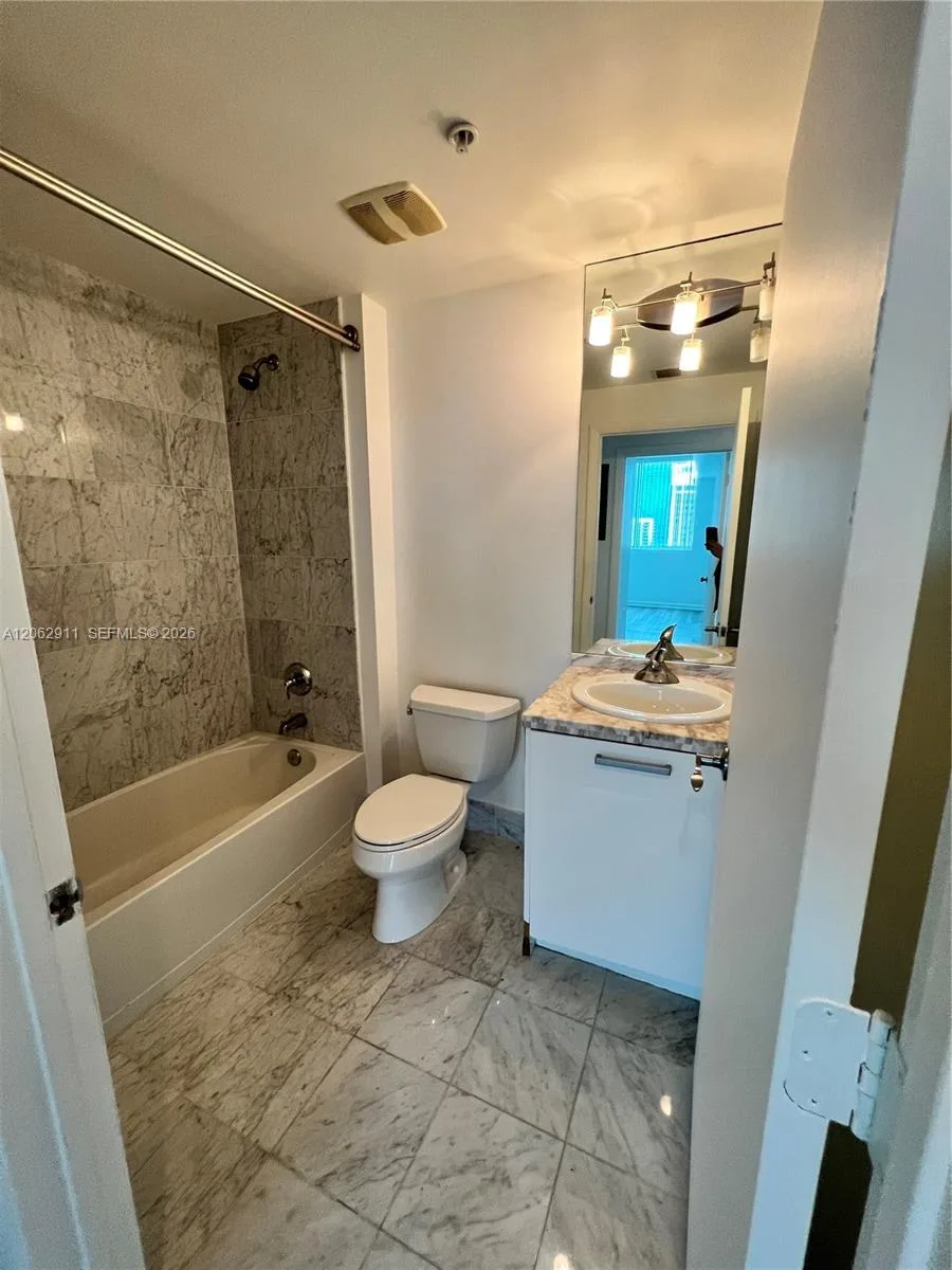 244 Biscayne Blvd # 2609, Miami, FL 33132 photo 6