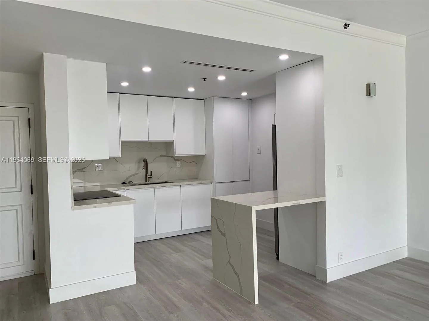 201 Crandon Blvd # 306, Key Biscayne, FL 33149 photo 2