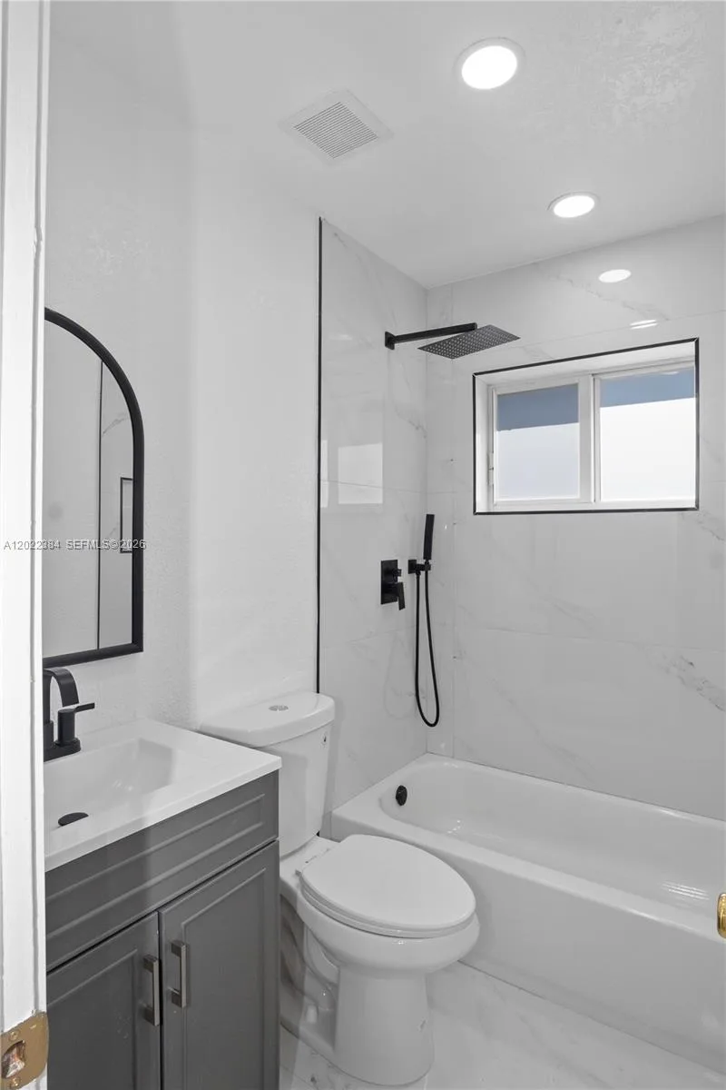 1075 NW 127th St, North Miami, FL 33168 photo 8
