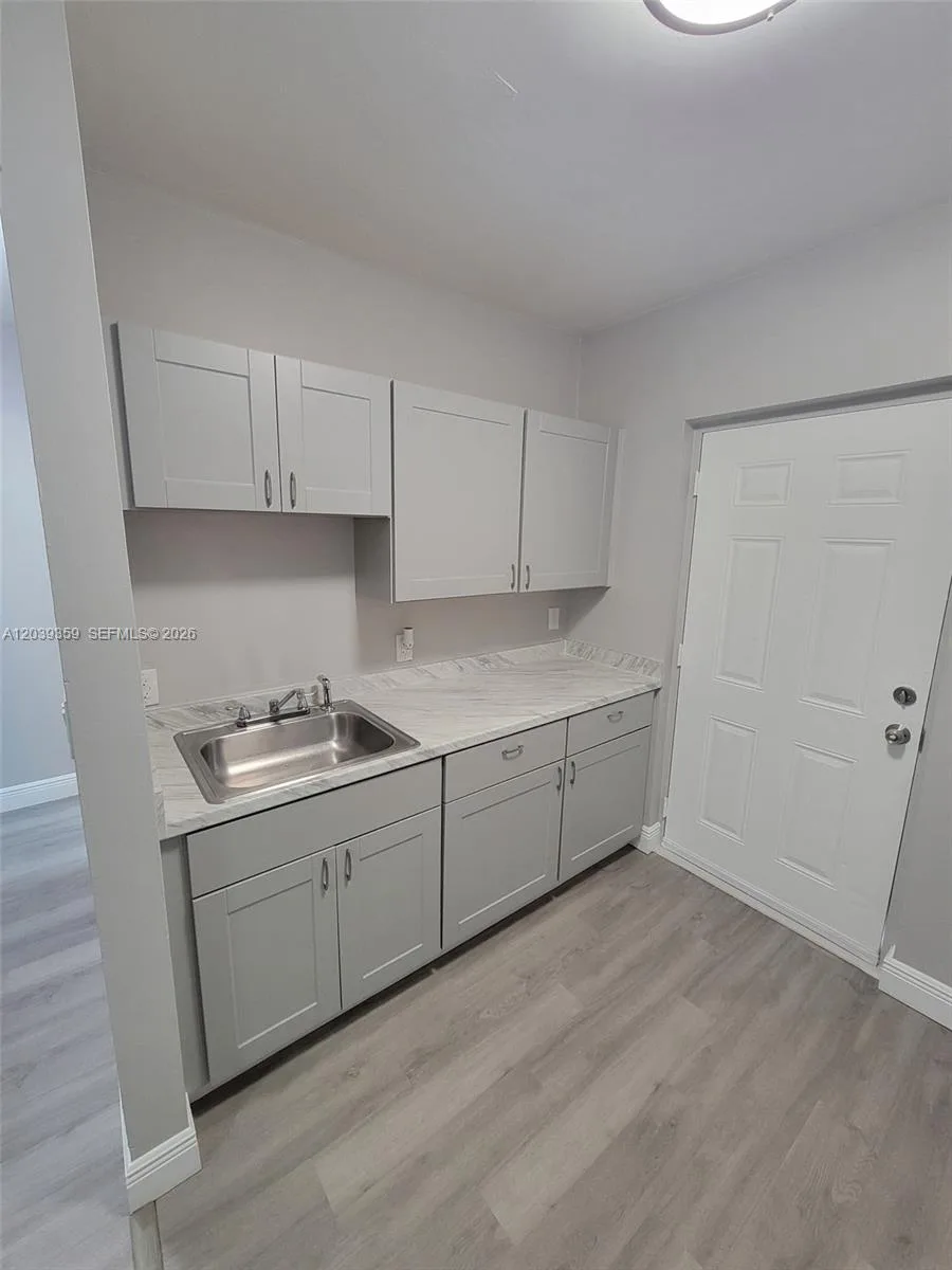 1740 NW 1st Pl # 5, Miami, FL 33136