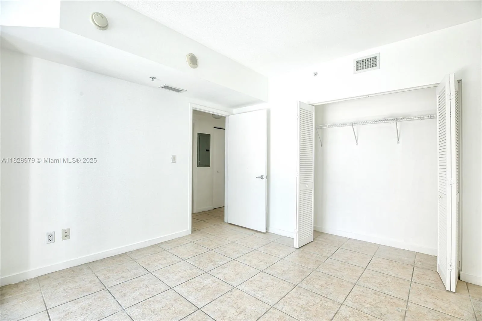 335 S Biscayne Blvd # 1700, Miami, FL 33131 photo 13