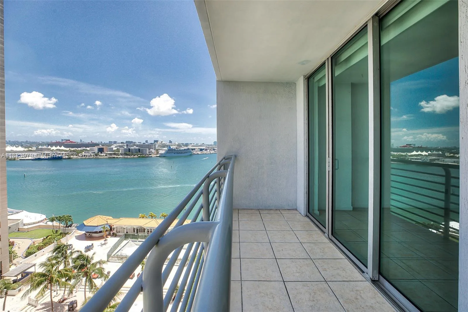 335 S Biscayne Blvd # 1700, Miami, FL 33131 photo 3