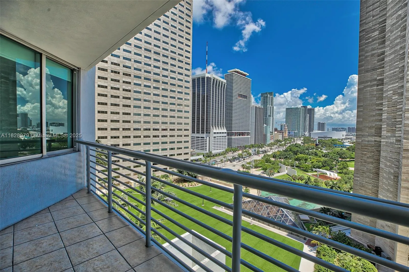 335 S Biscayne Blvd # 1700, Miami, FL 33131 photo 4