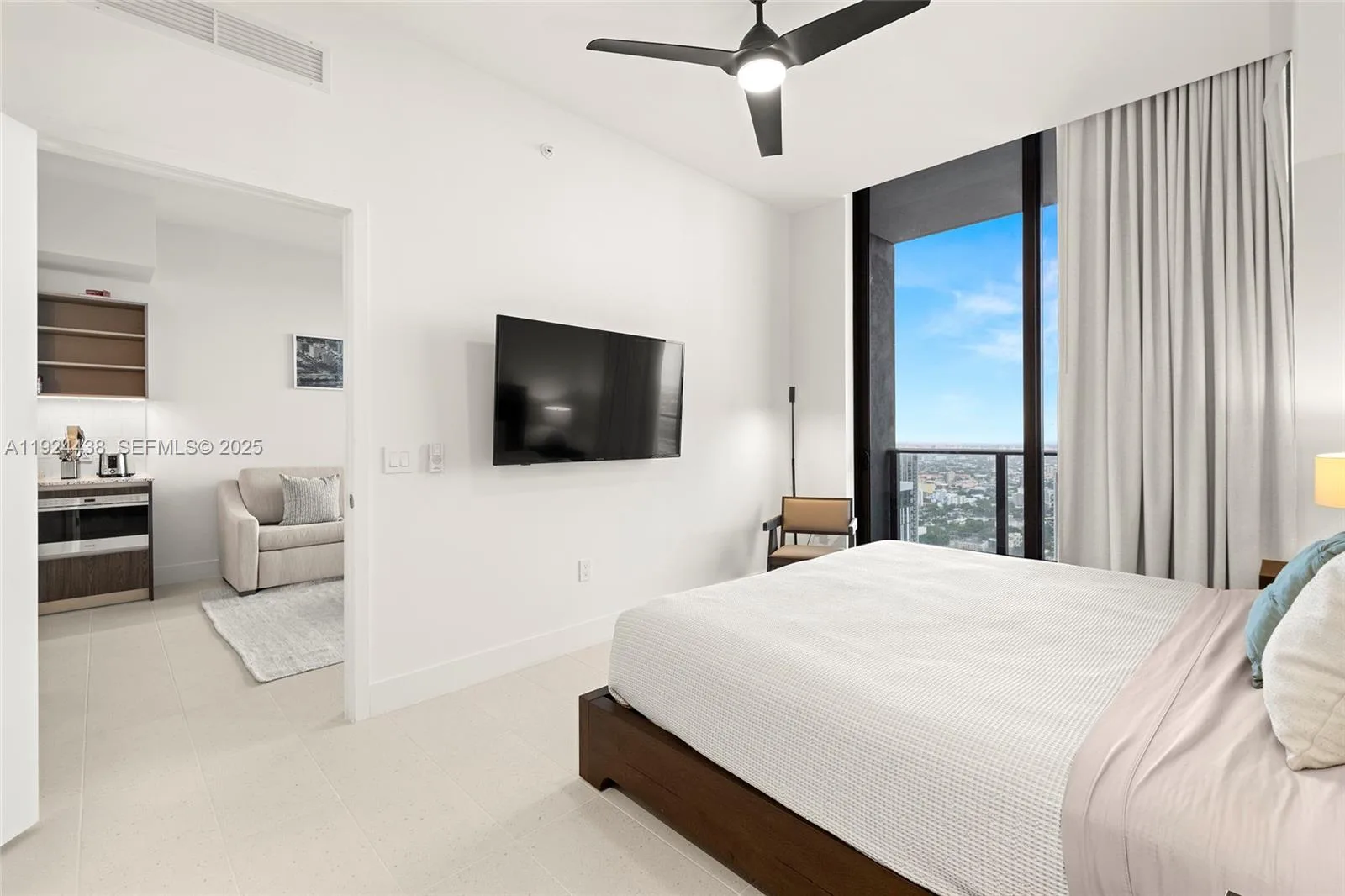159 NE 6th St # 5104, Miami, FL 33132 photo 13