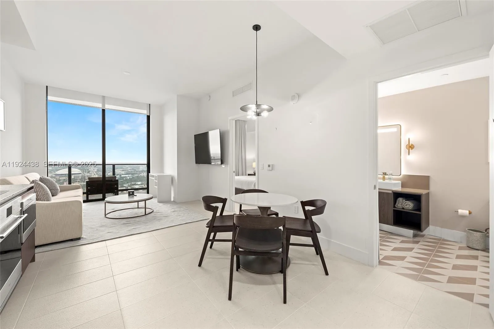 159 NE 6th St # 5104, Miami, FL 33132 photo 7