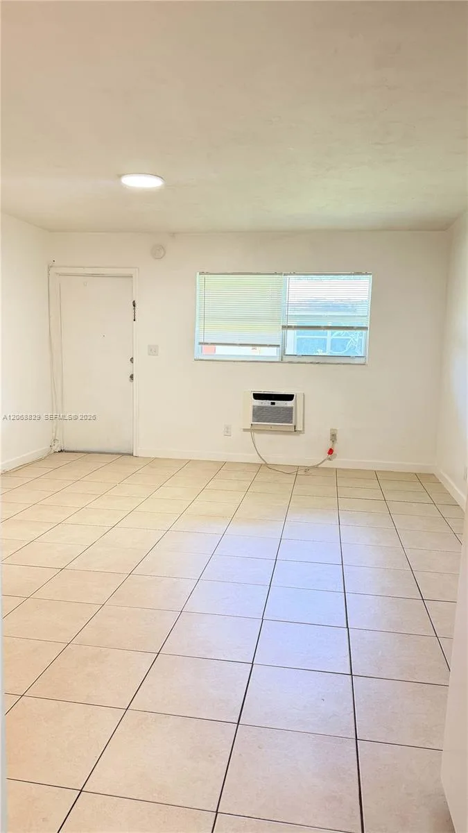 717 NE 1st St # 5, Hallandale Beach, FL 33009
