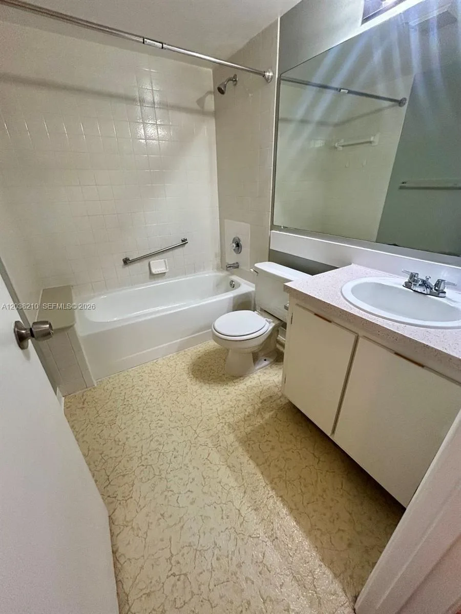 1113 Green Pine Blvd # H2, West Palm Beach, FL 33409 photo 12
