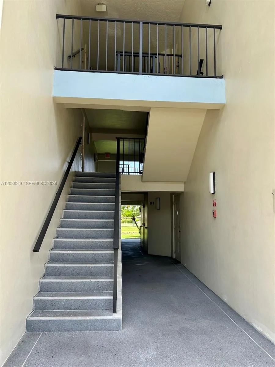 1113 Green Pine Blvd # H2, West Palm Beach, FL 33409 photo 13