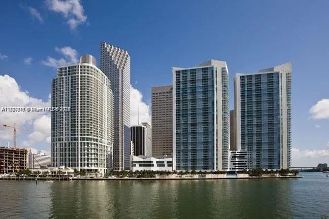 300 S Biscayne Blvd # T-2803, Miami, FL 33131