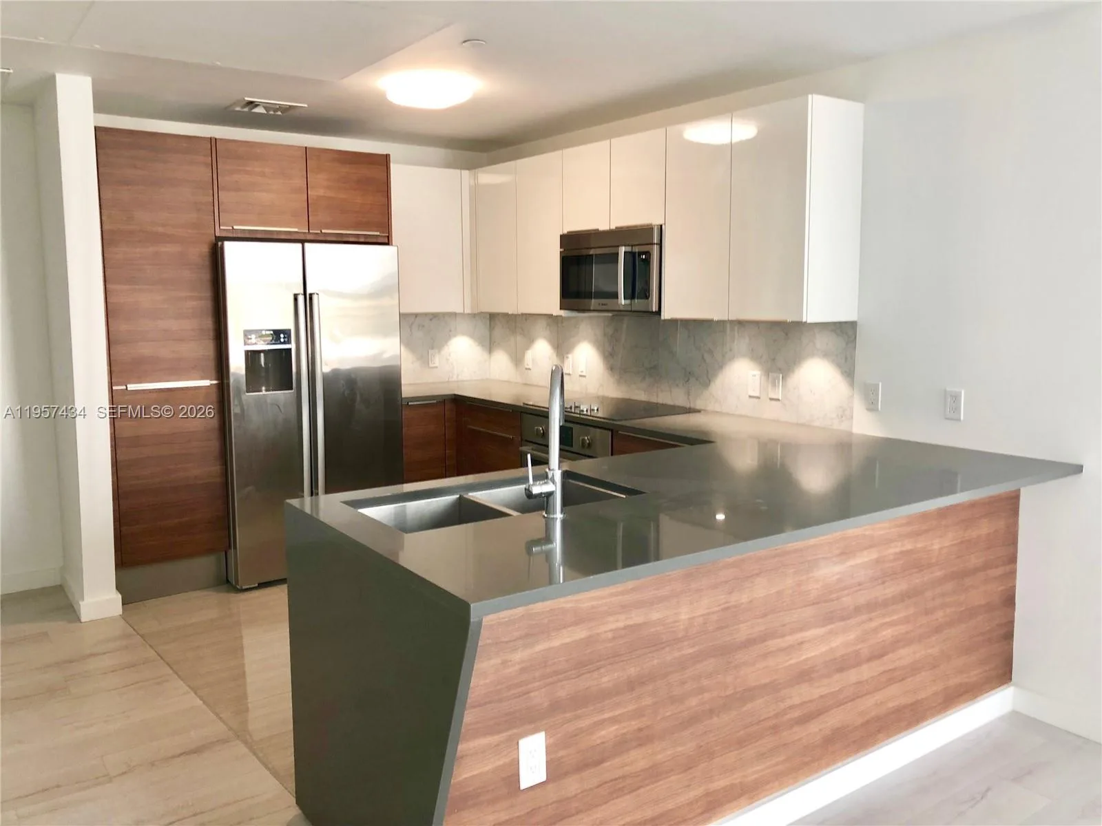 601 NE 27TH ST # 801, Miami, FL 33137 photo 3