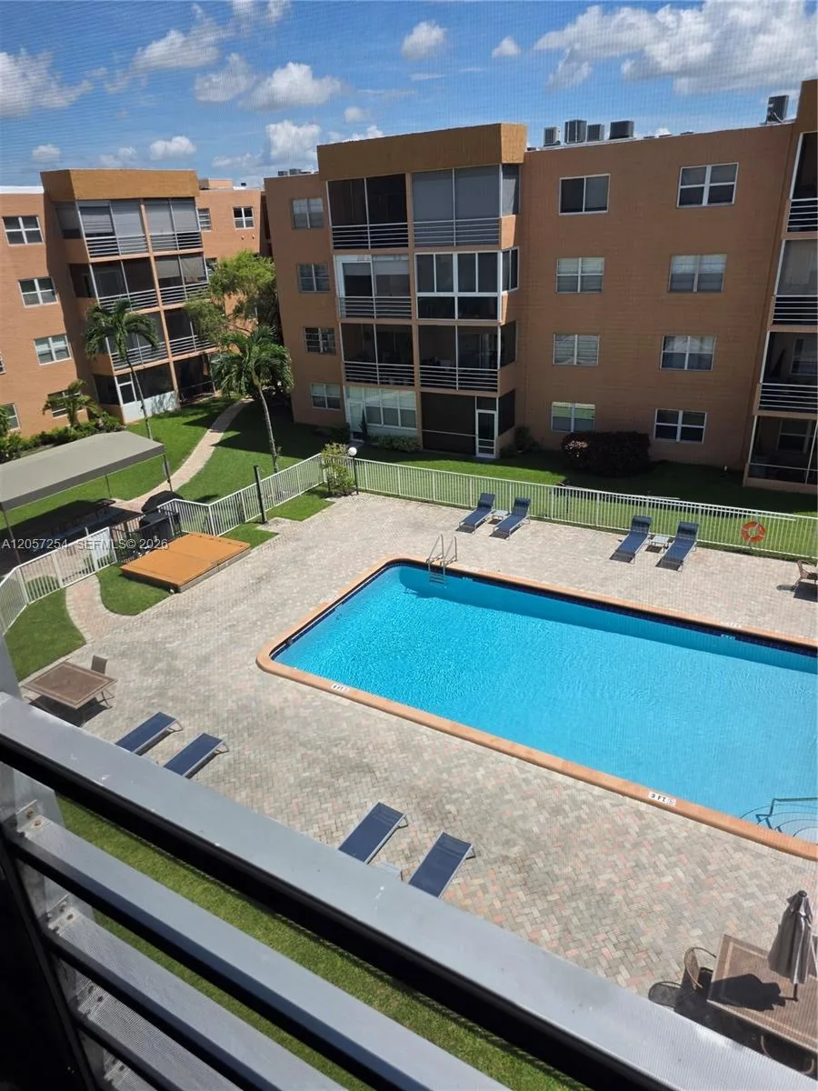 3048 E Sunrise Lakes Dr # 421, Sunrise, FL 33322 photo 5
