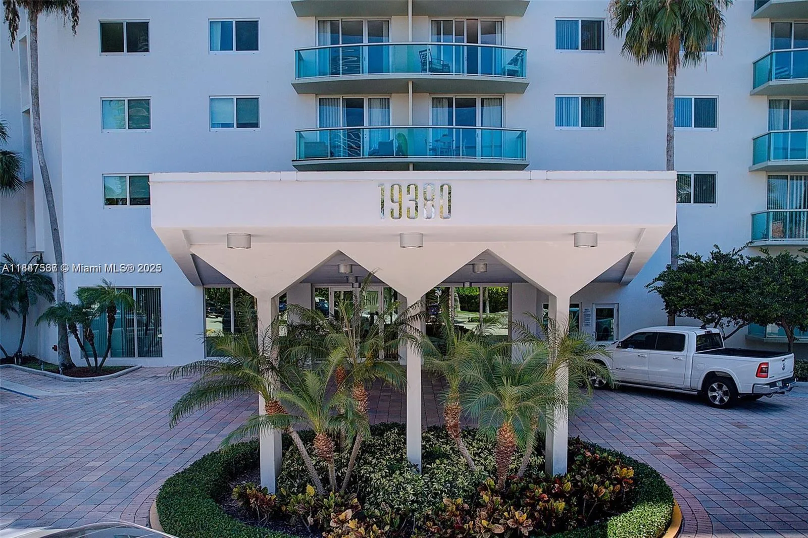 19380 Collins Ave # 802, Sunny Isles Beach, FL 33160