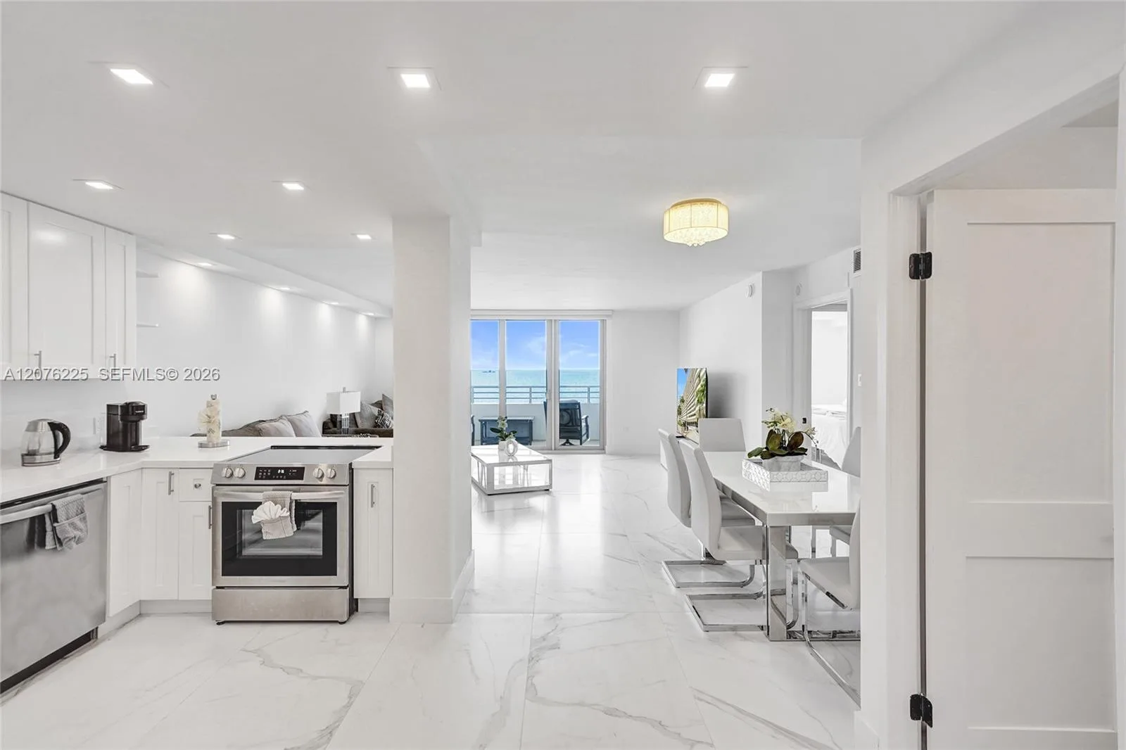 5555 Collins Ave # 9M, Miami Beach, FL 33140 photo 2