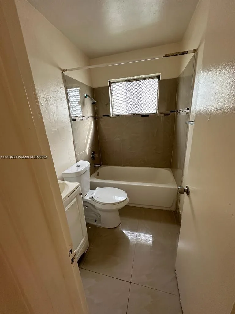 756 NW 5th St, Hallandale Beach, FL 33009 photo 3
