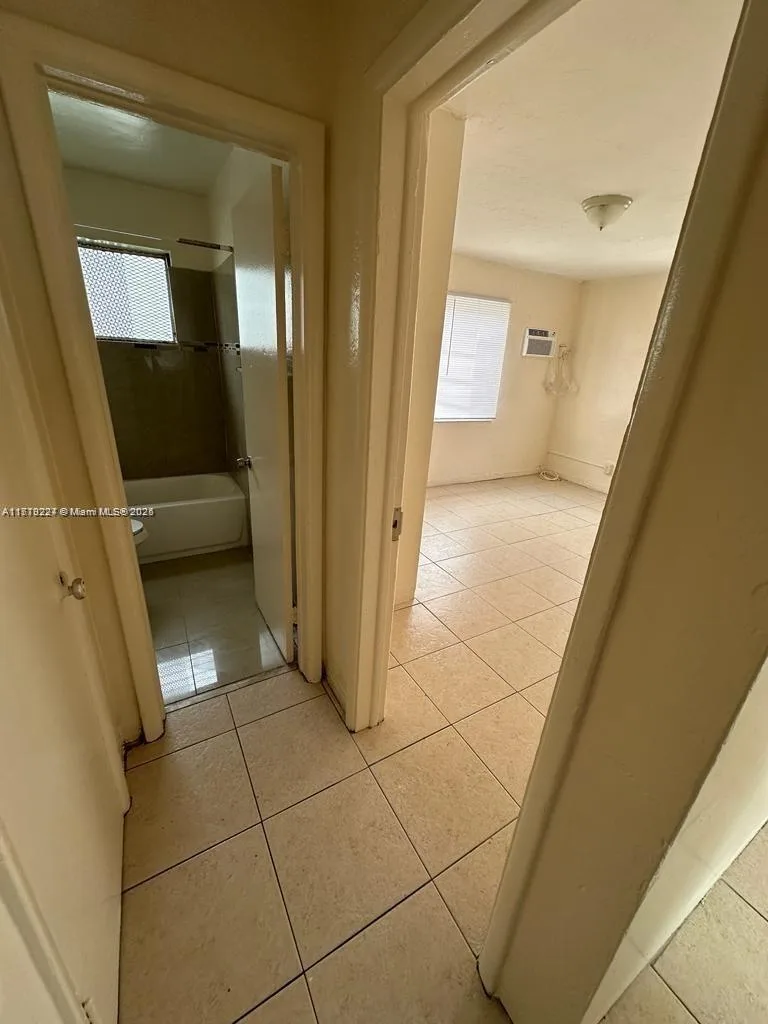 756 NW 5th St, Hallandale Beach, FL 33009 photo 4