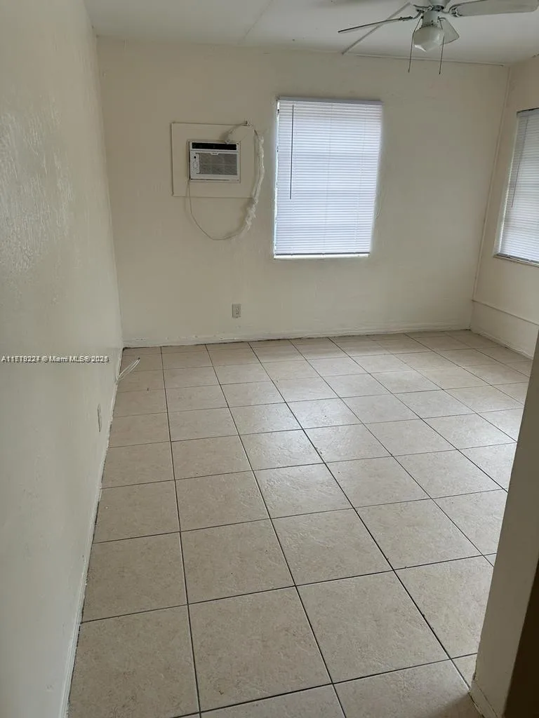 756 NW 5th St, Hallandale Beach, FL 33009 photo 6