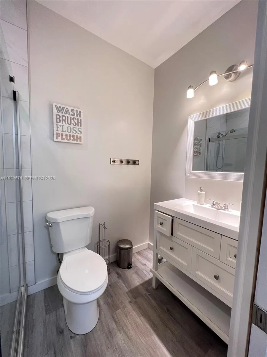 26 Diplomat Pkwy # 2308, Hallandale Beach, FL 33009 photo 2