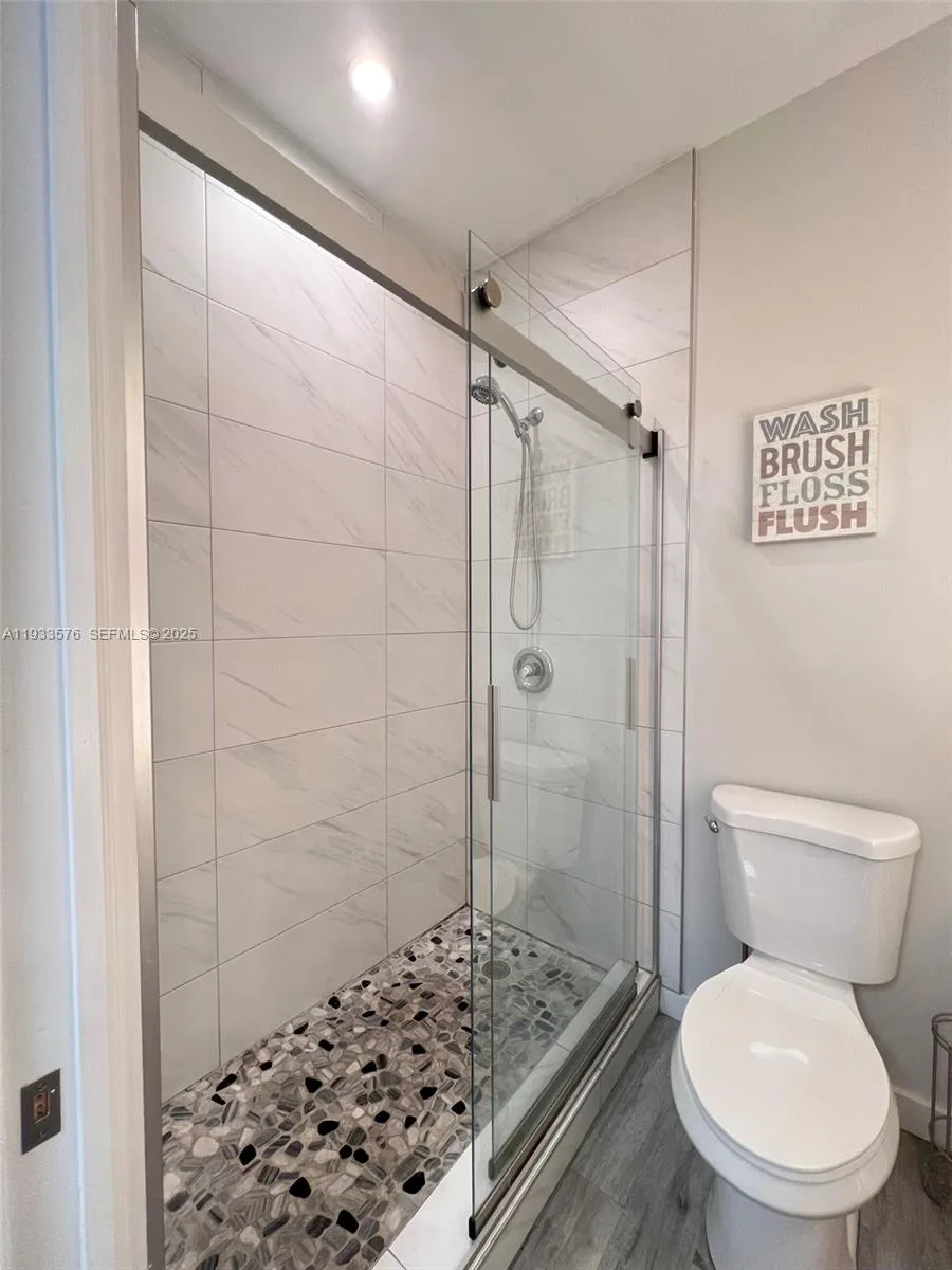 26 Diplomat Pkwy # 2308, Hallandale Beach, FL 33009 photo 3