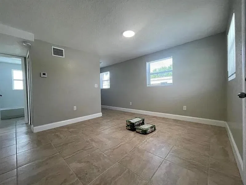 2505 AVENUE L, Fort Pierce, FL 34947 photo 4