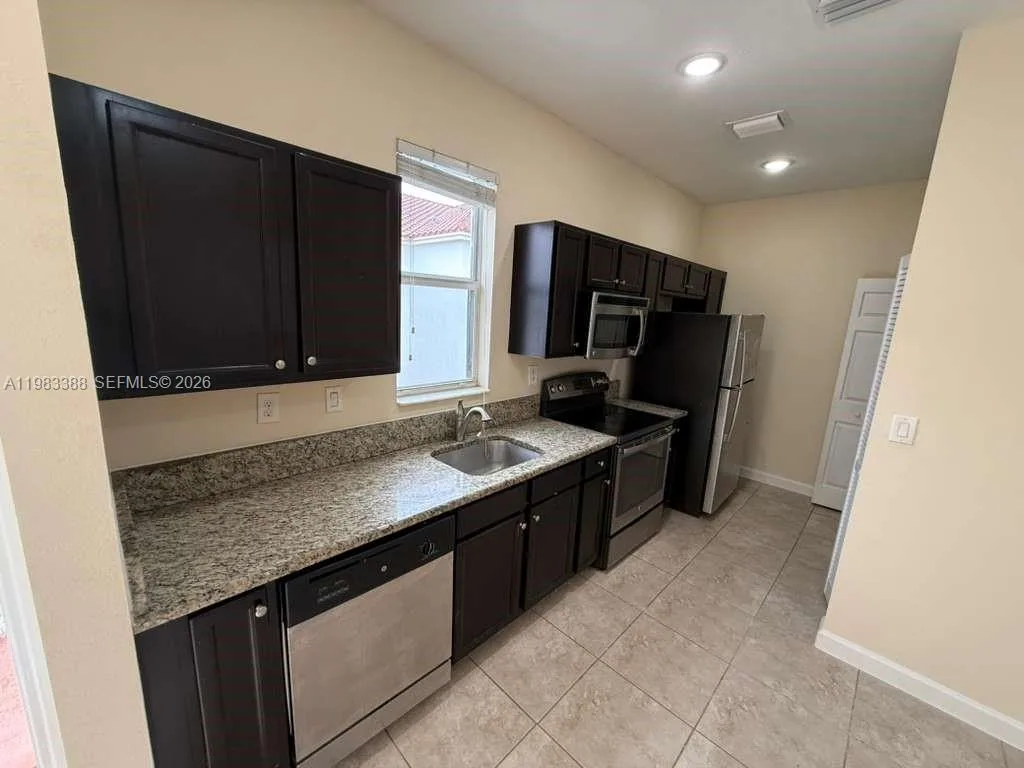 16735 SW 95th St # Studio, Miami, FL 33196