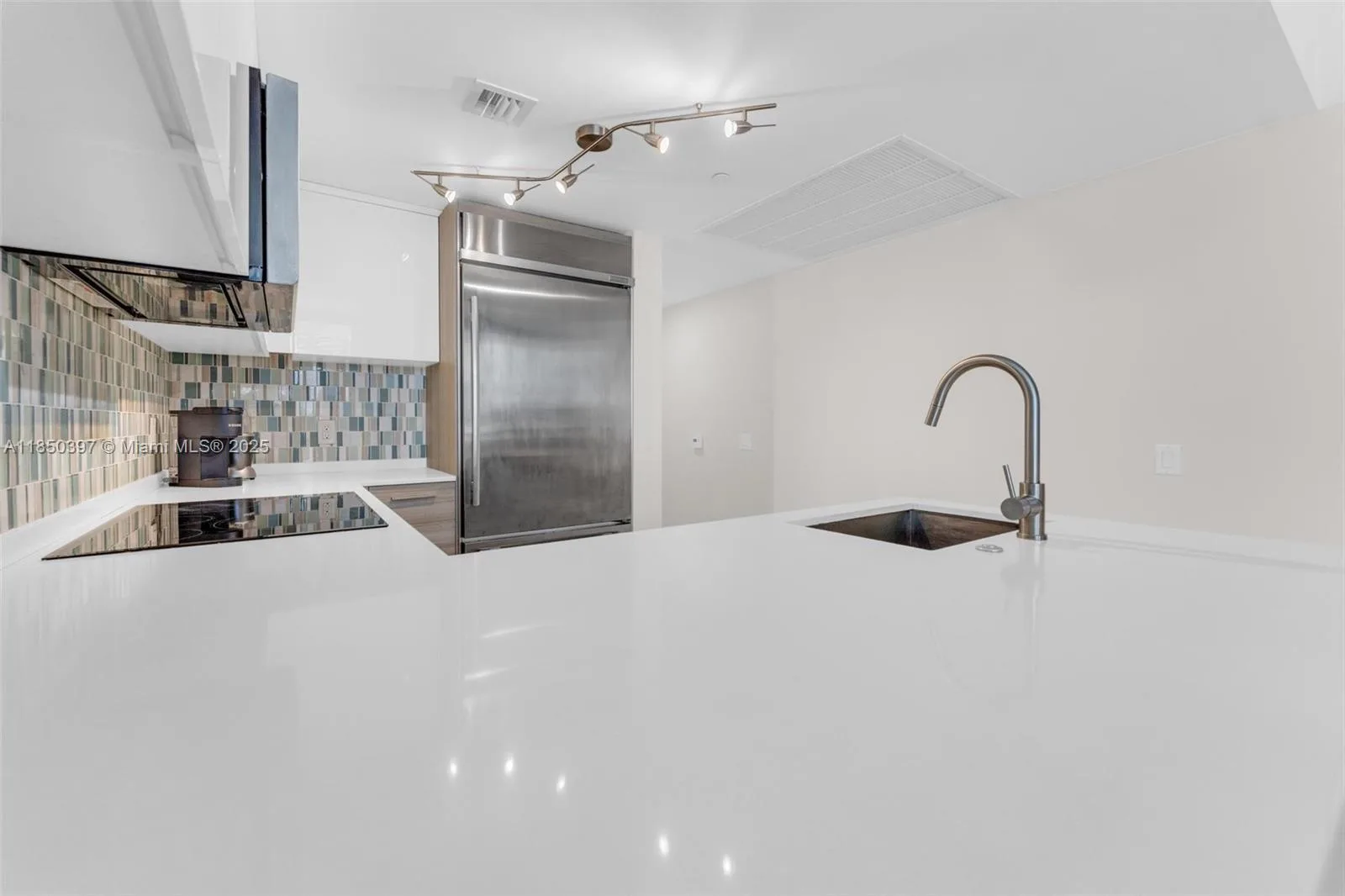 1300 Brickell Bay Dr # 2511, Miami, FL 33131 photo 10