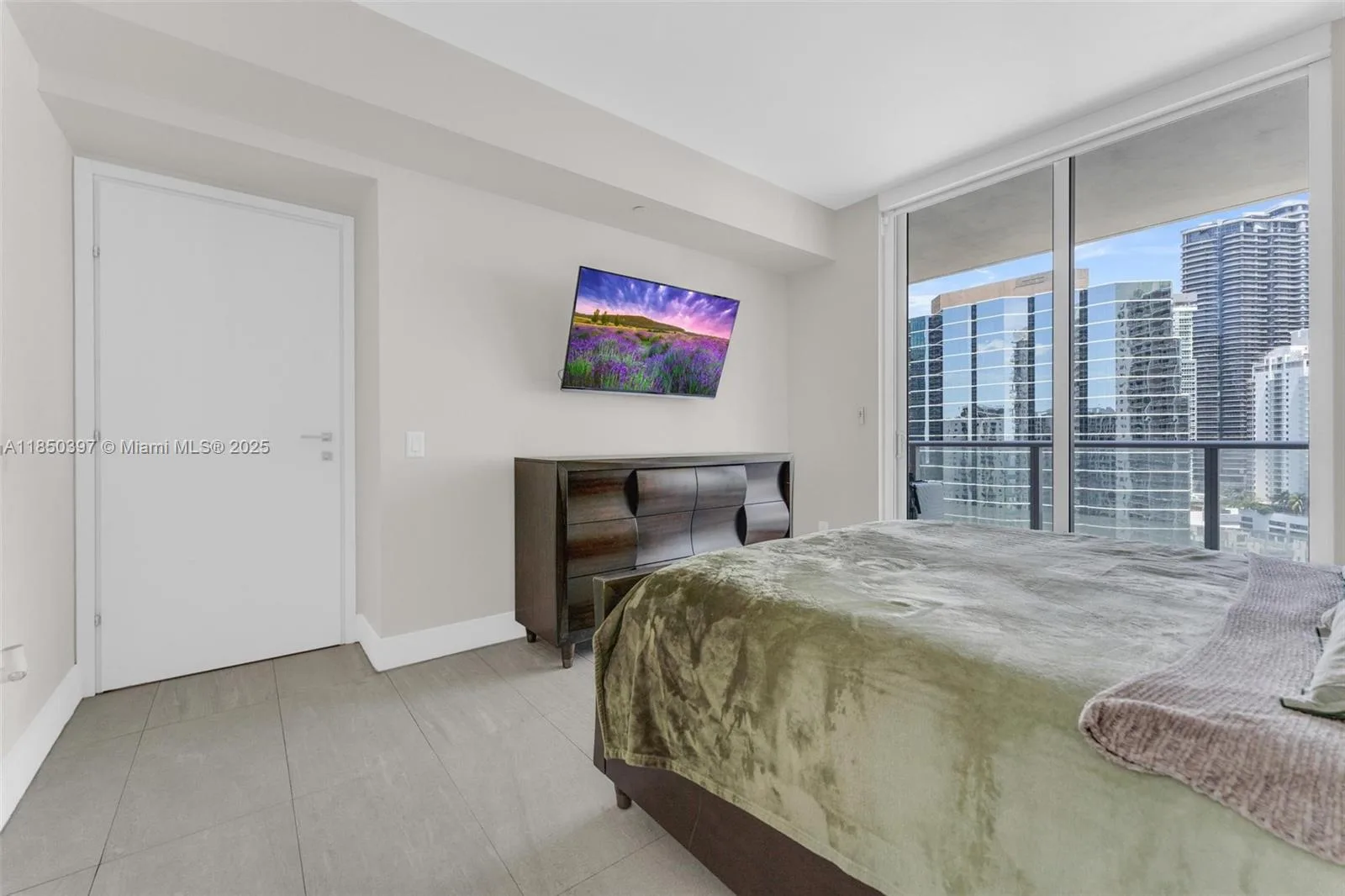 1300 Brickell Bay Dr # 2511, Miami, FL 33131 photo 11