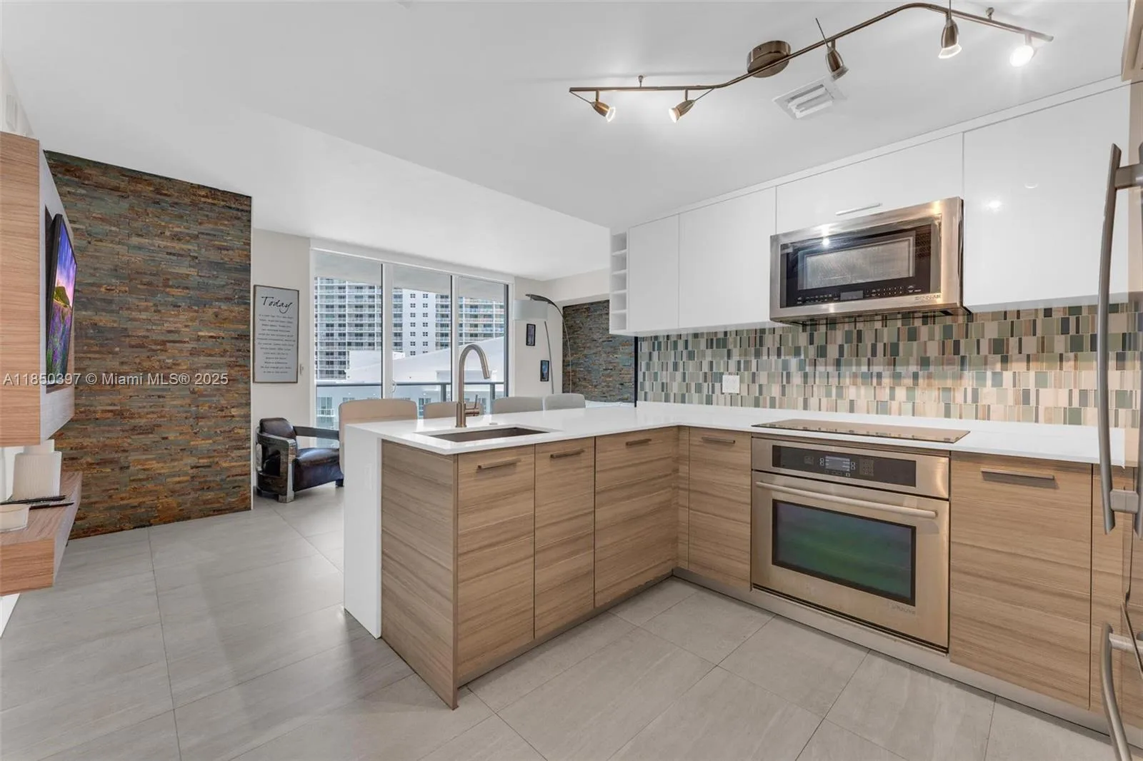 1300 Brickell Bay Dr # 2511, Miami, FL 33131 photo 3
