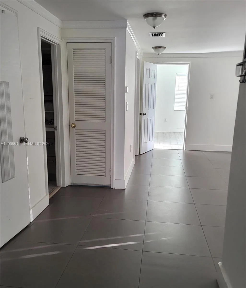 3582 NE 171st St # 101, North Miami Beach, FL 33160 — zdjęcie 5
