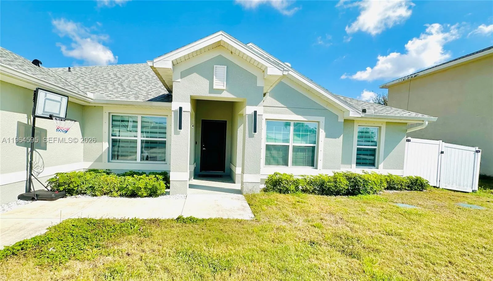 1137 NE 4th PL, Cape Coral, FL 33909 photo 2