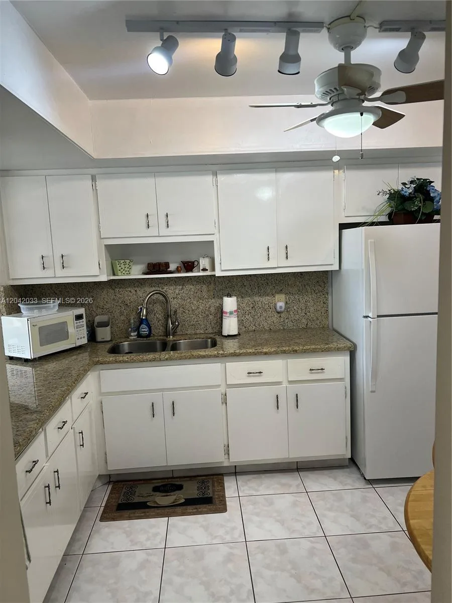1351 NE Miami Gardens Dr # 222E, Miami, FL 33179