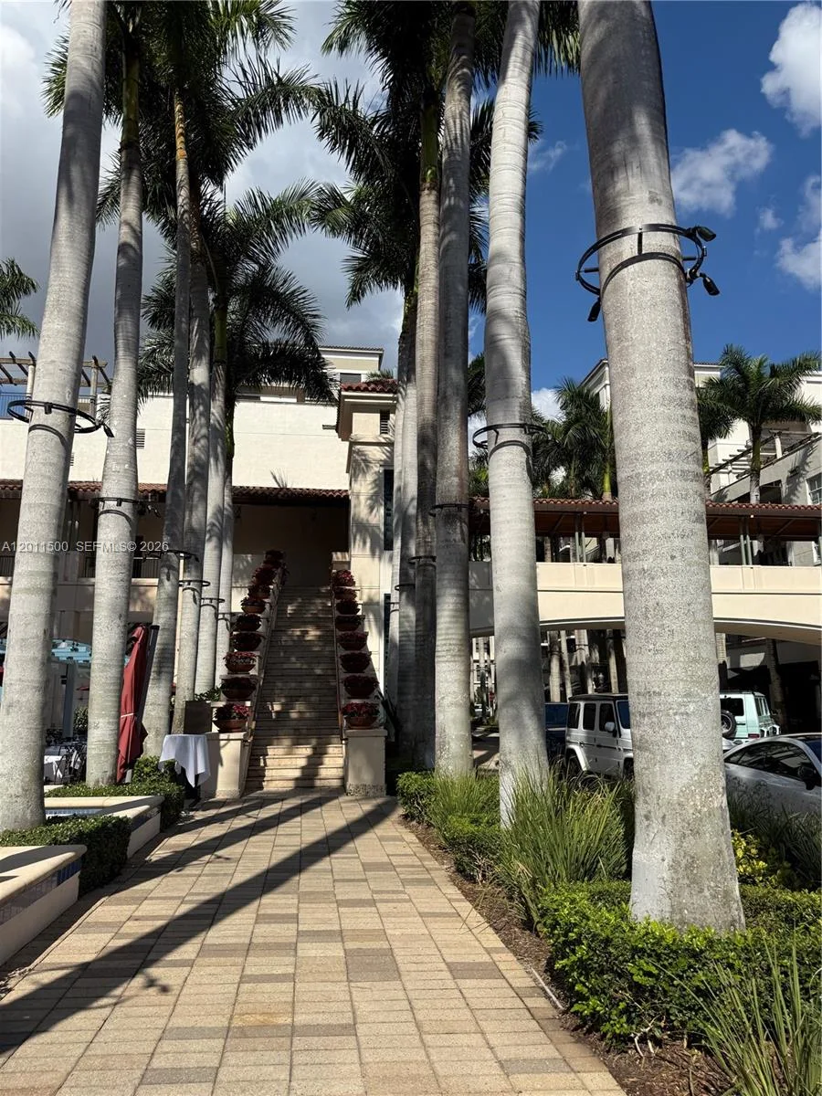 4100 Salzedo St # 811, Coral Gables, FL 33146 photo 4