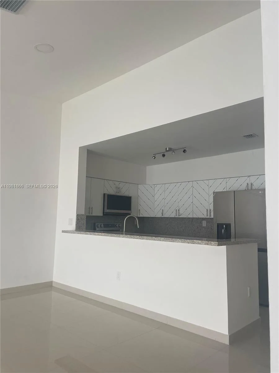 14728 Balgowan Rd, Miami Lakes, FL 33016 photo 3