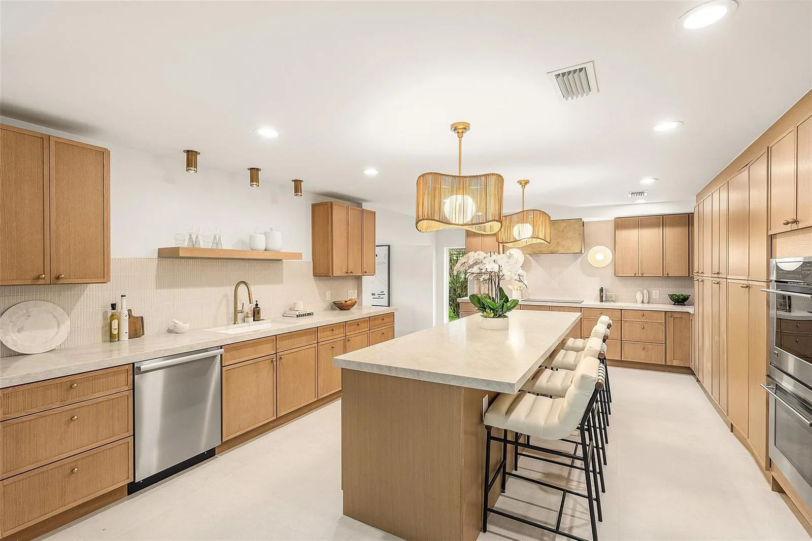 4877 Pineview Circle, Delray Beach, FL 33445