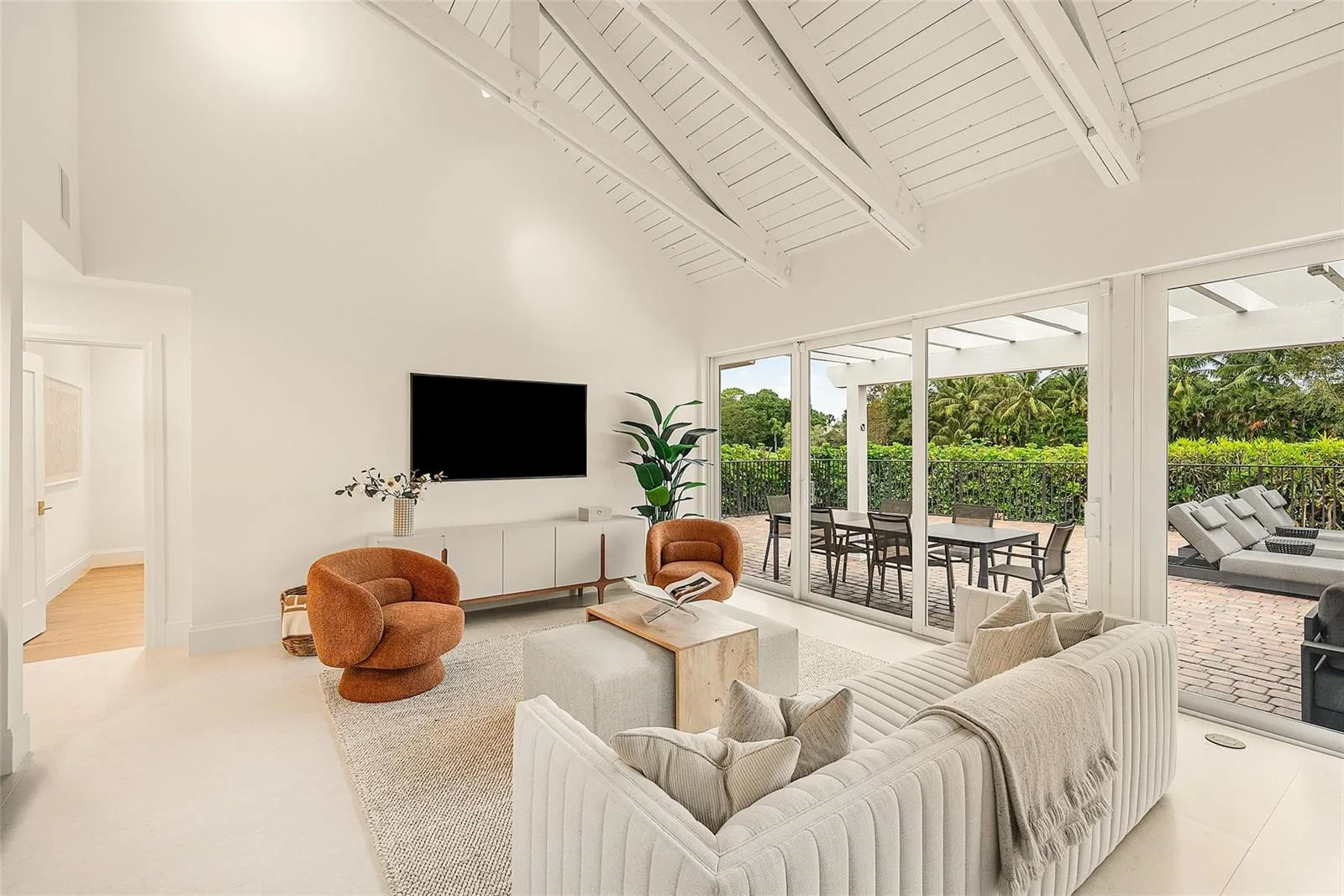 4877 Pineview Circle, Delray Beach, FL 33445 photo 9