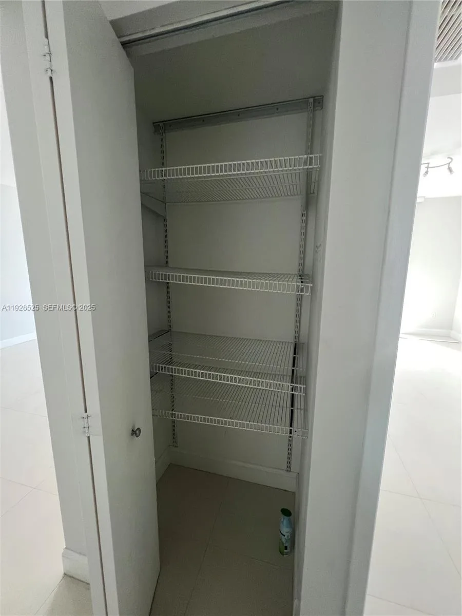 185 SW 7th St # 2914, Miami, FL 33130 photo 10