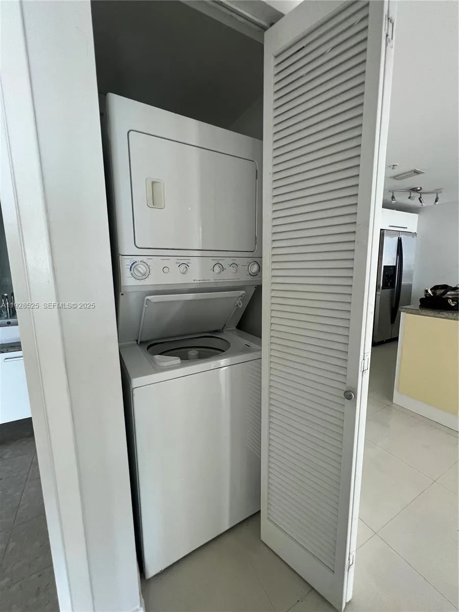 185 SW 7th St # 2914, Miami, FL 33130 photo 11