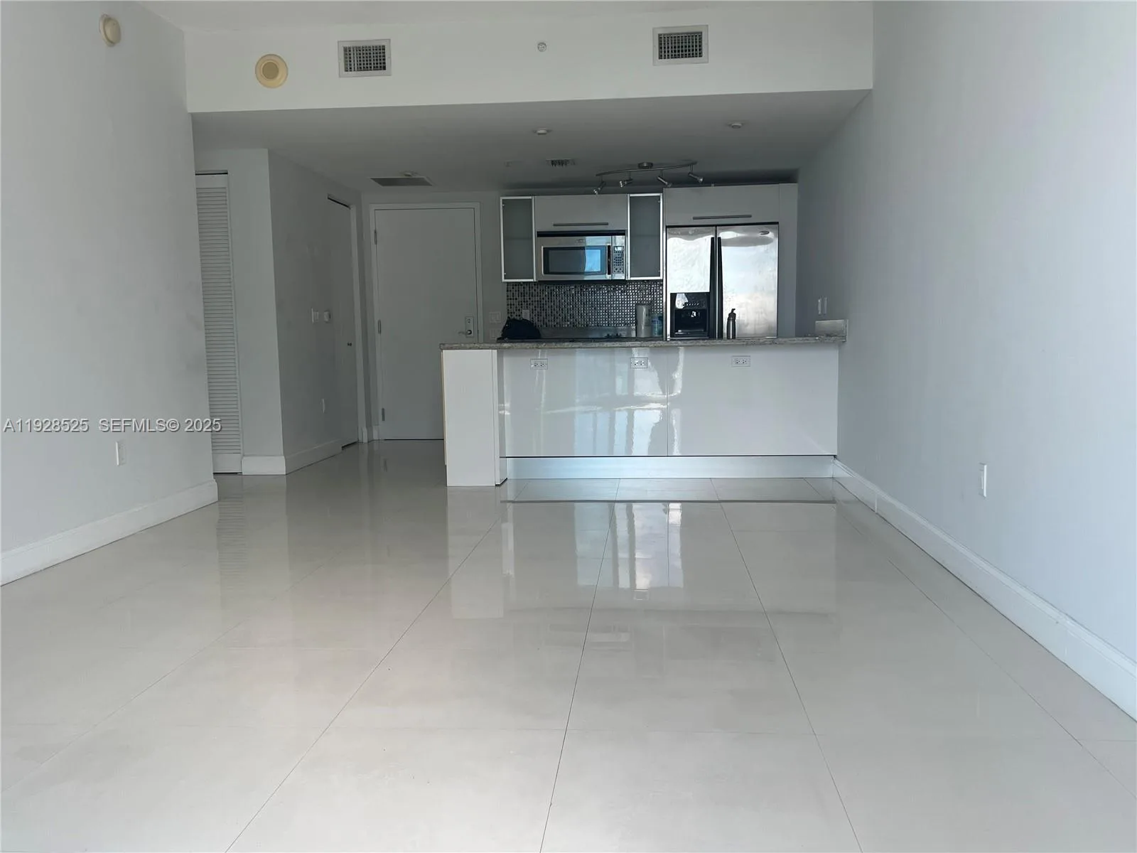 185 SW 7th St # 2914, Miami, FL 33130 photo 6
