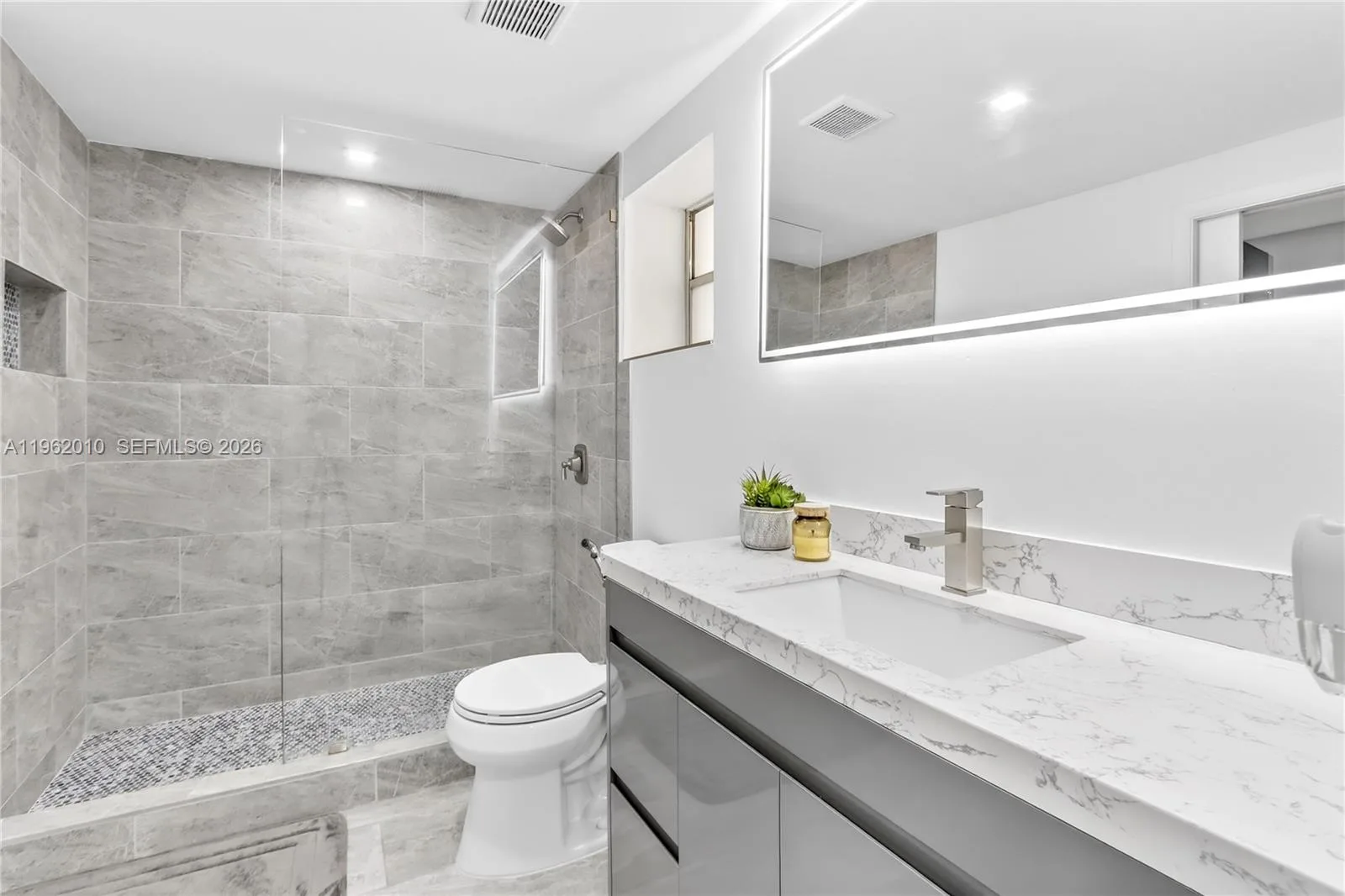 410 SE 2nd St # 111, Hallandale Beach, FL 33009 photo 11