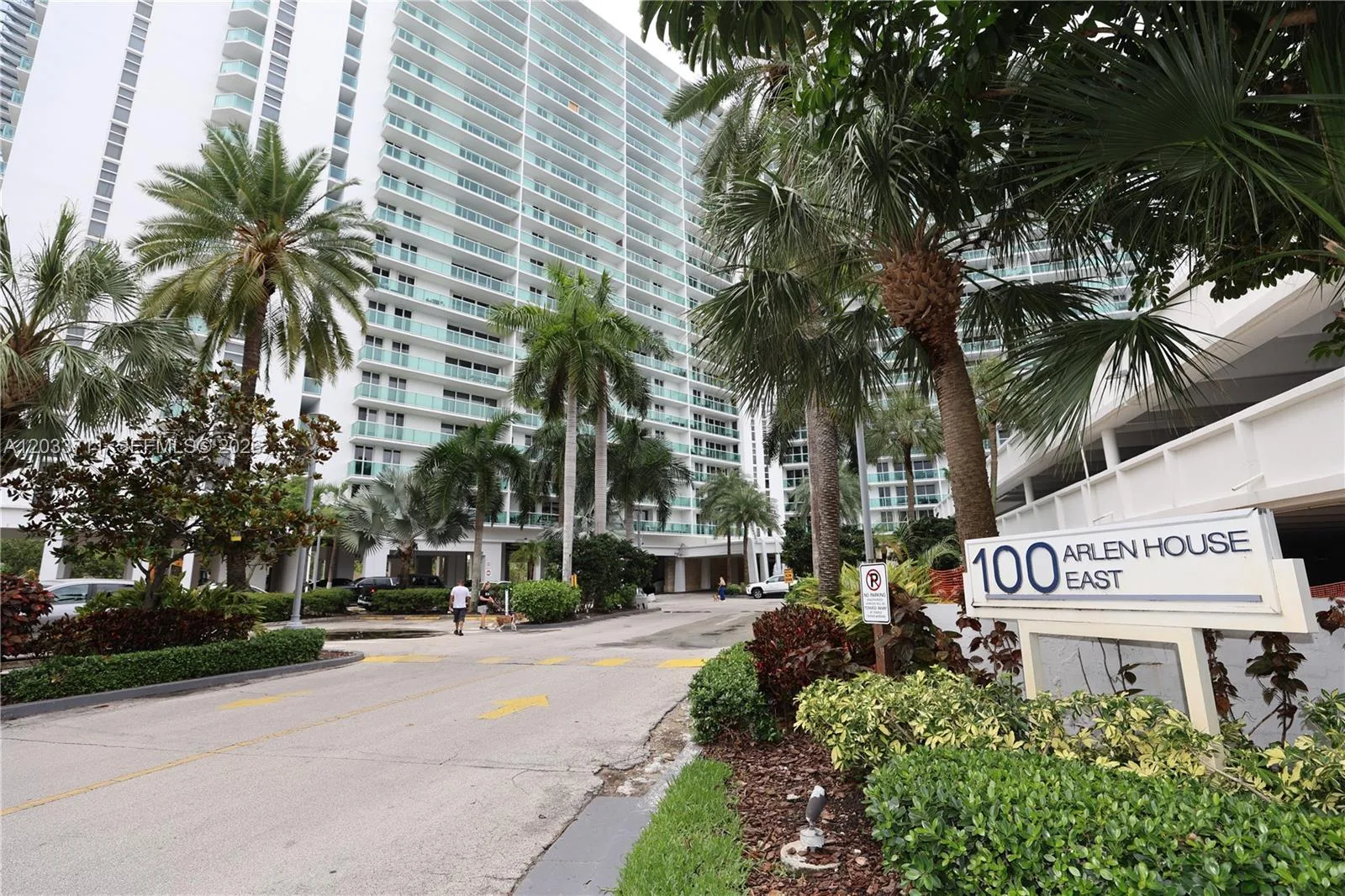 100 Bayview Dr # 527, Sunny Isles Beach, FL 33160 photo 5