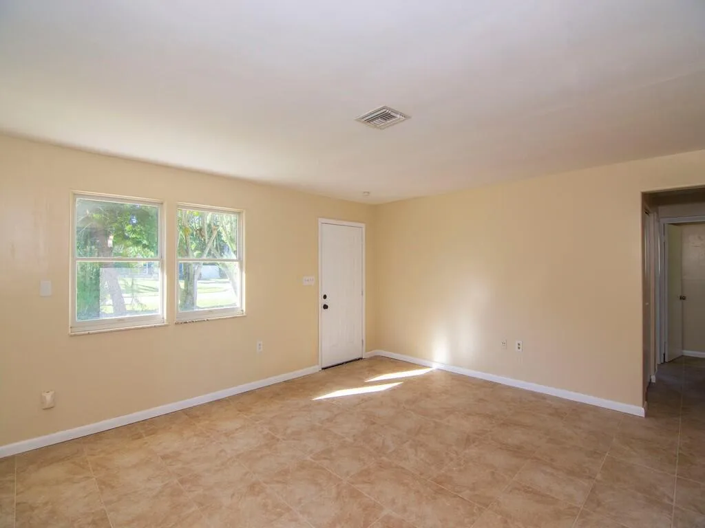 8604 Brookline Avenue, Fort Pierce, FL 34951 photo 10
