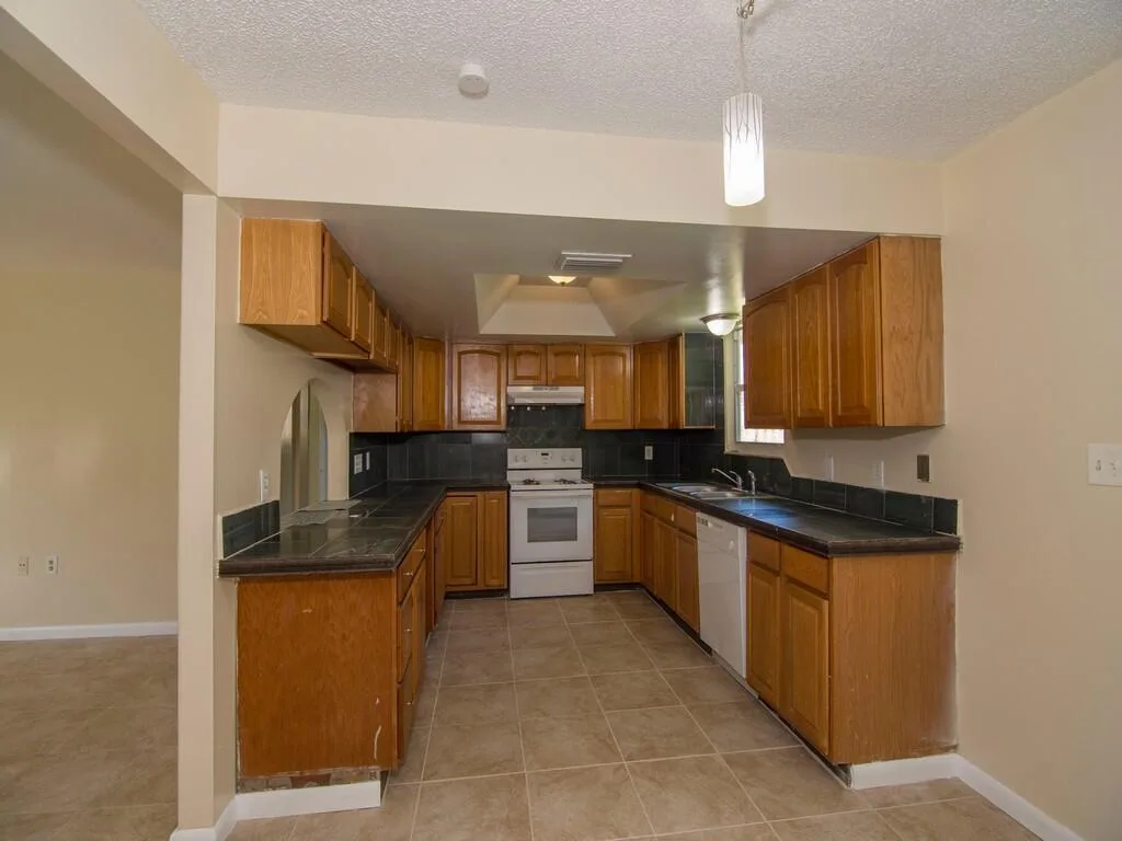 8604 Brookline Avenue, Fort Pierce, FL 34951 photo 3