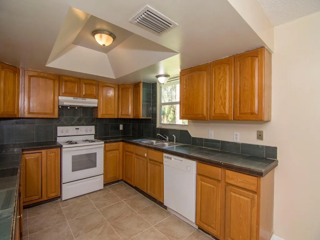 8604 Brookline Avenue, Fort Pierce, FL 34951 photo 4