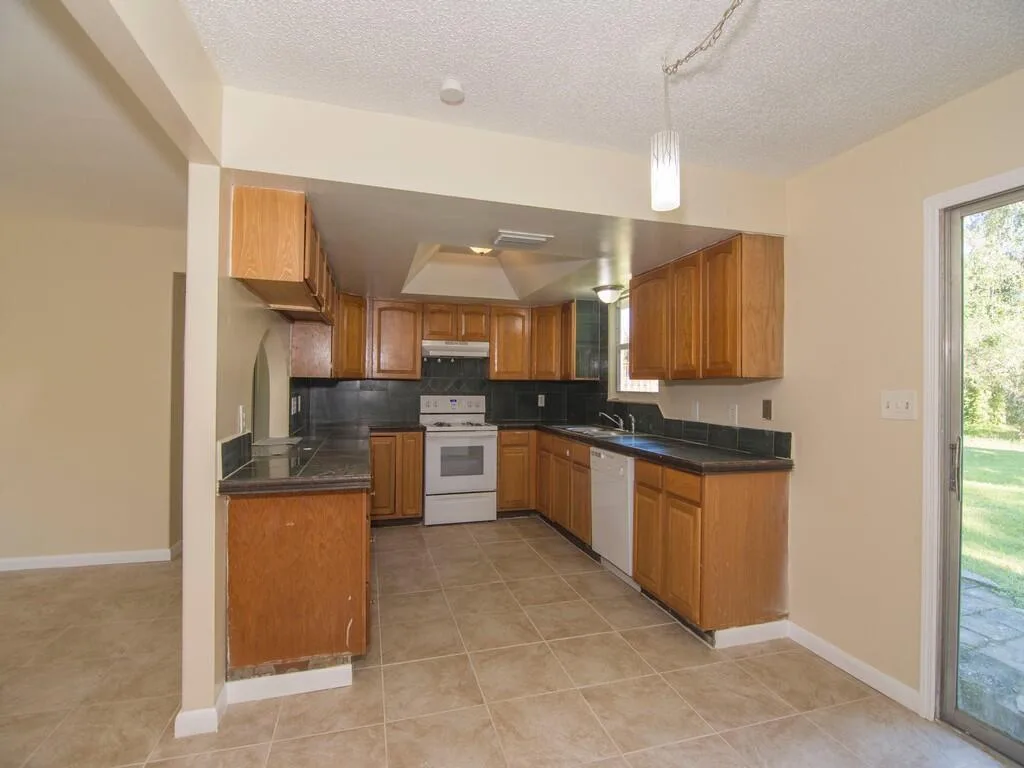 8604 Brookline Avenue, Fort Pierce, FL 34951 photo 7