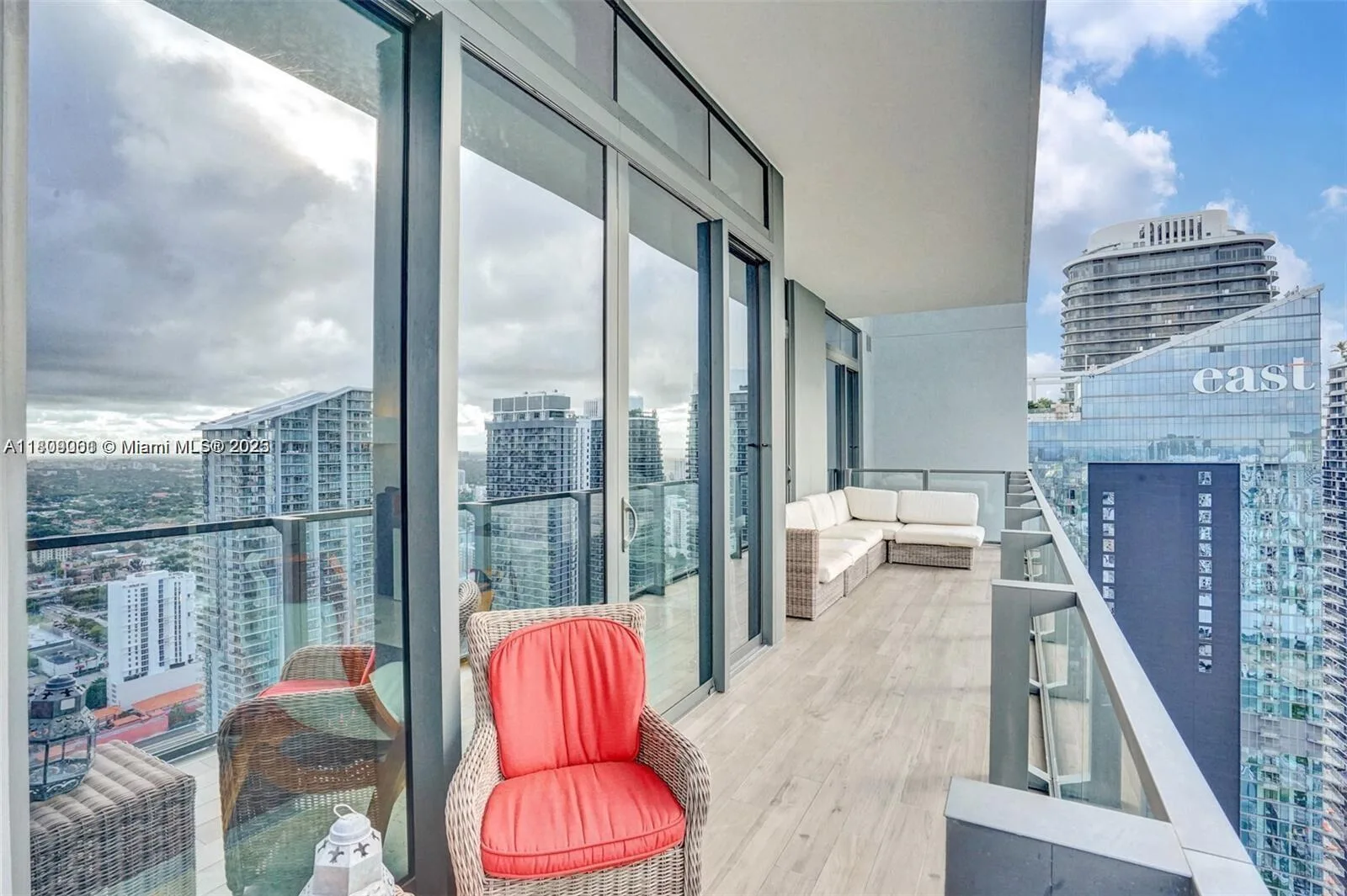 68 SE 6th St # PH-4010, Miami, FL 33131 photo 13