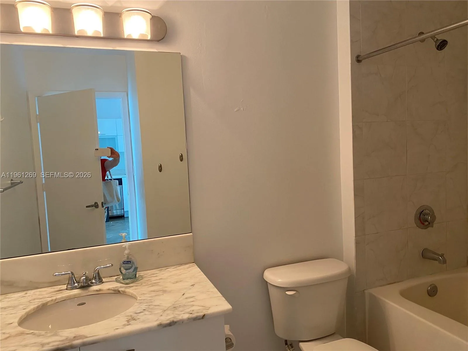 133 NE 2nd Ave # 2511, Miami, FL 33132 photo 9