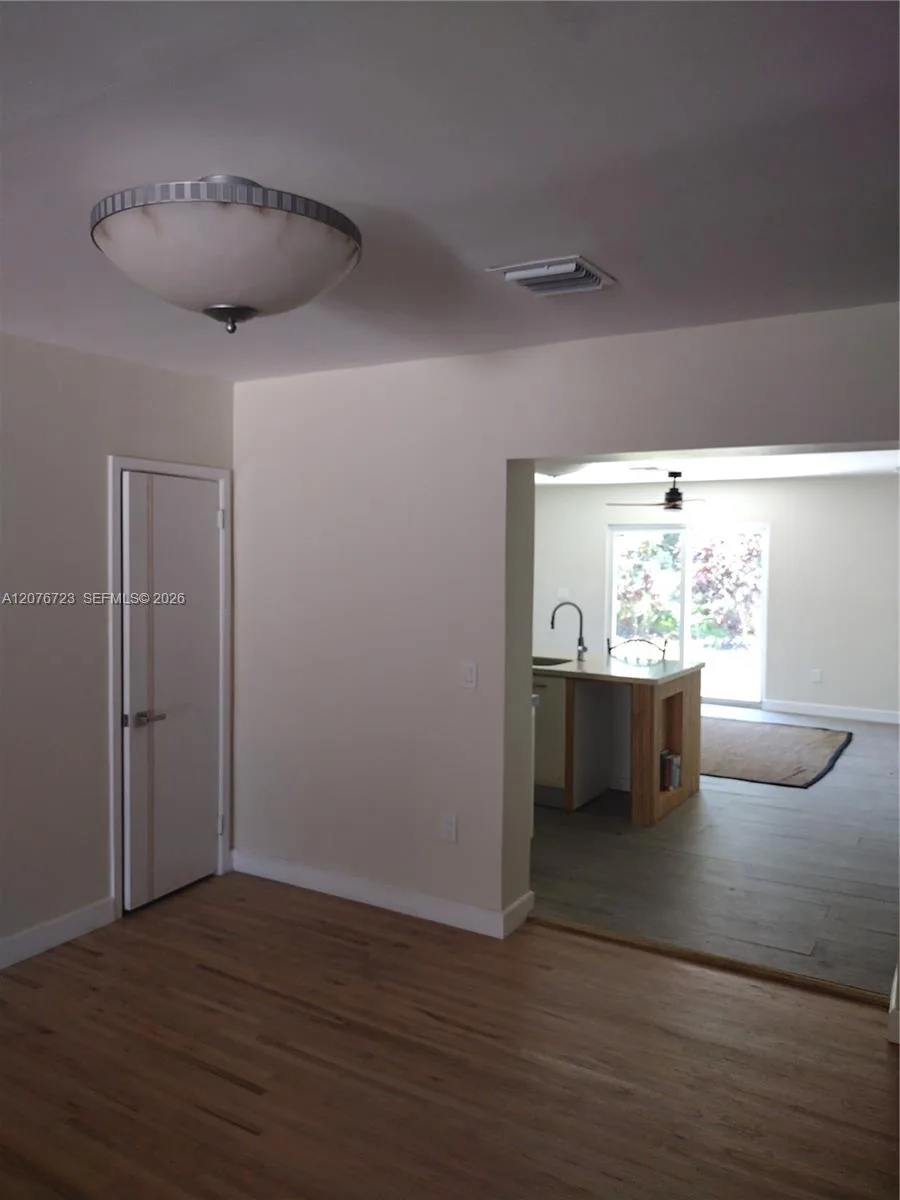 300 S Biscayne River Dr, Miami, FL 33169 photo 10